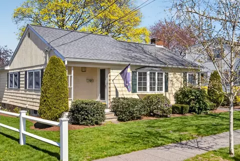 6 Cunha Rd, Peabody, MA 01960