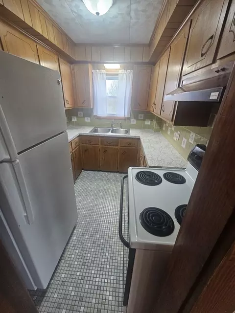 27 Bond St, Fall River, MA 02720 photo 14