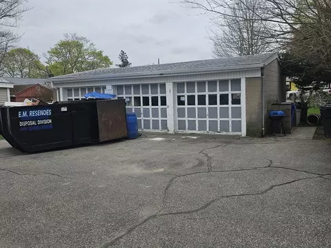 27 Bond St, Fall River, MA 02720 photo 4