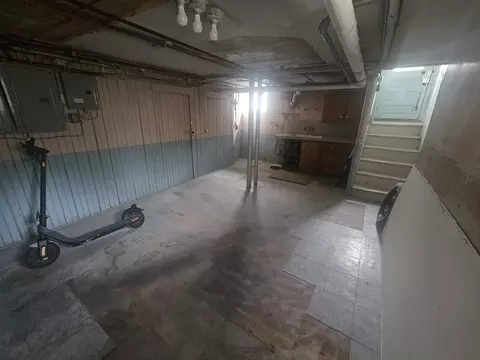 27 Bond St, Fall River, MA 02720 photo 18