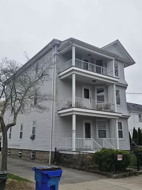 27 Bond St, Fall River, MA 02720