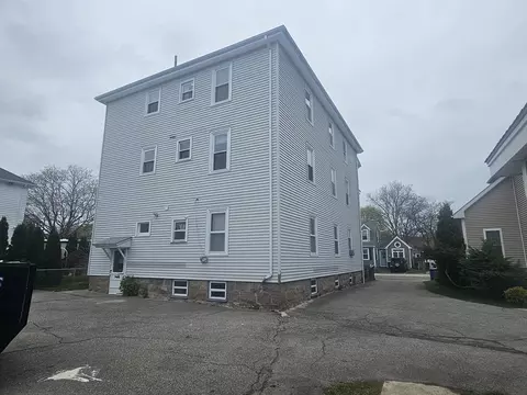 27 Bond St, Fall River, MA 02720 photo 3