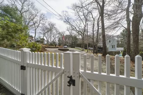 Exterior - 50 Samoset Rd, Barnstable, MA 02648 photo 6 of 8