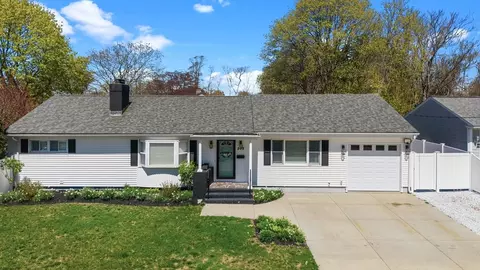 209 Nemasket St, New Bedford, MA 02740