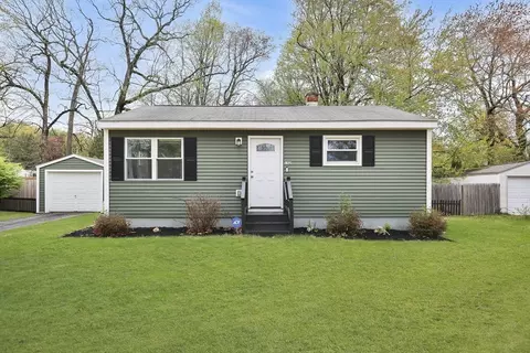 152 Shady Brook Ln, Springfield, MA 01118