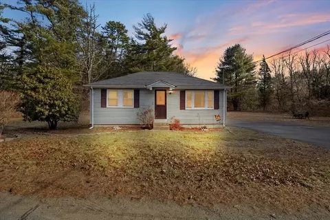 732 Staples St, Taunton, MA 02718