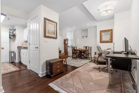10 Charlesgate E #2, Boston, MA 02215