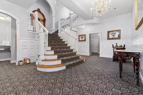 Entry Way - 10 Charlesgate E #2, Boston, MA 02215 photo 4 of 4