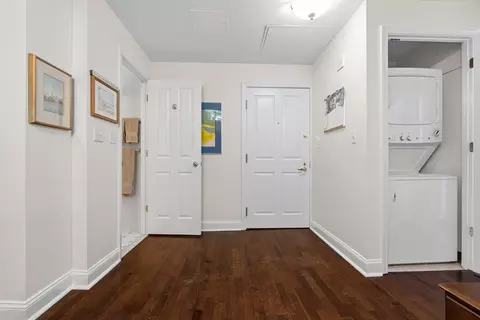 Entry Way - 10 Charlesgate E #2, Boston, MA 02215 photo 3 of 4