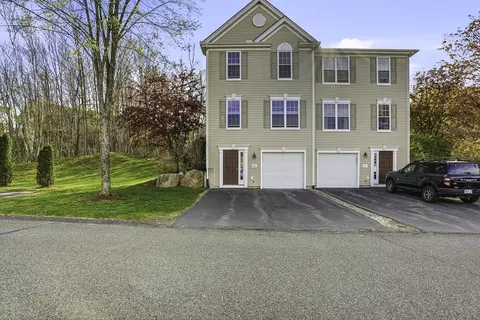 69 Buttercup Ln #69, Grafton, MA 01560
