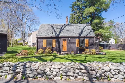 4 Gibbs St, Natick, MA 01760
