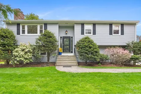 135 Forest Ave, Hudson, MA 01749