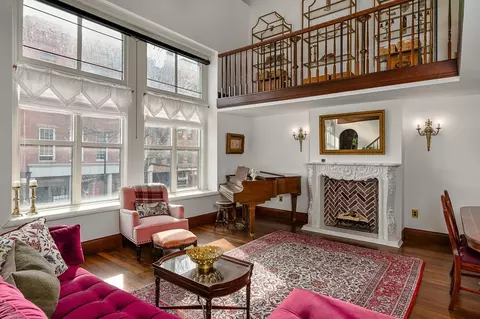 30 Pleasant St #5, Northampton, MA 01060
