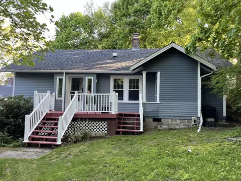 35 Iowa St, Worcester, MA 01602