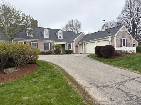 61 Great Hill Dr #61, Topsfield, MA 01983