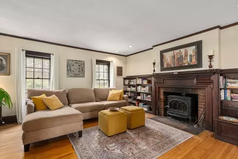 Living - 187 Mill St, Framingham, MA 01701 photo 2 of 3