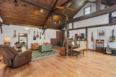 Living - 187 Mill St, Framingham, MA 01701 photo 1 of 3