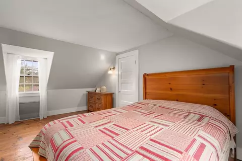 Bedroom - 187 Mill St, Framingham, MA 01701 photo 9 of 9
