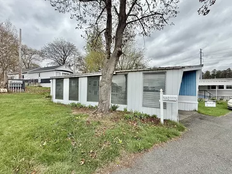 38 Lark Dr, Chicopee, MA 01020 photo 13