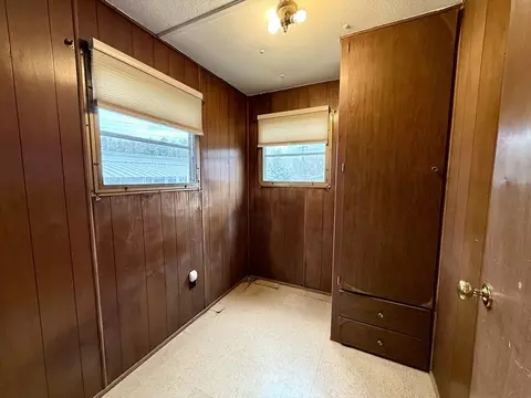 38 Lark Dr, Chicopee, MA 01020 photo 8
