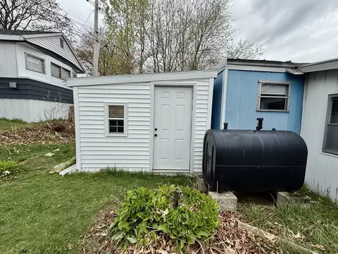 38 Lark Dr, Chicopee, MA 01020 photo 14