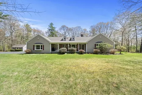 1 Katies Way, Lakeville, MA 02347