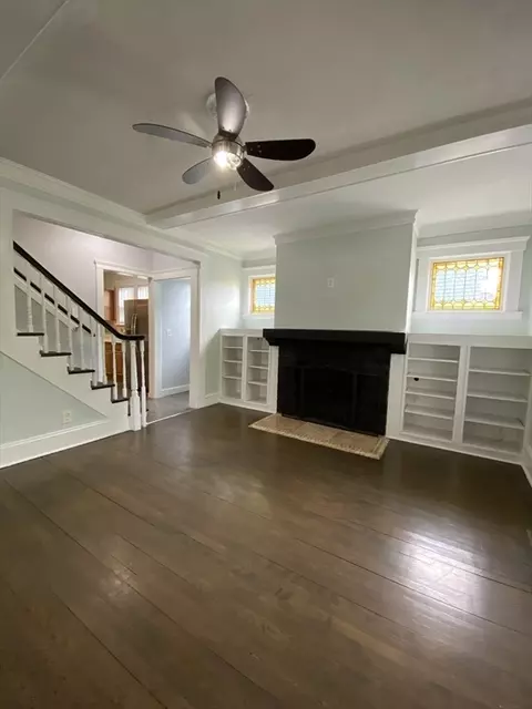 Living - 14 Saint Elmo Rd, Worcester, MA 01602 photo 3 of 4