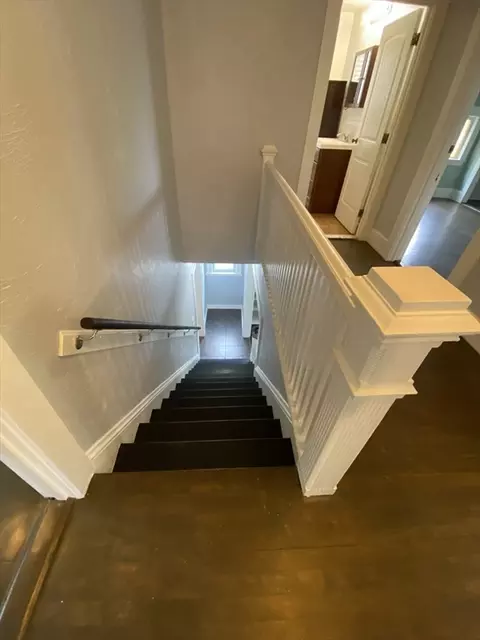 Entry Way - 14 Saint Elmo Rd, Worcester, MA 01602 photo 2 of 4