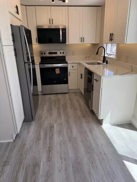 23 Victoria Heights Rd #23, Hyde Park, MA 02136