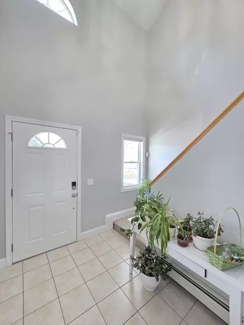 Entry Way - 27 Middlesex Ave, Worcester, MA 01604 photo 1 of 4