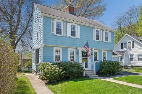 Exterior - 223 Beverly Rd, Worcester, MA 01605 photo 3 of 14