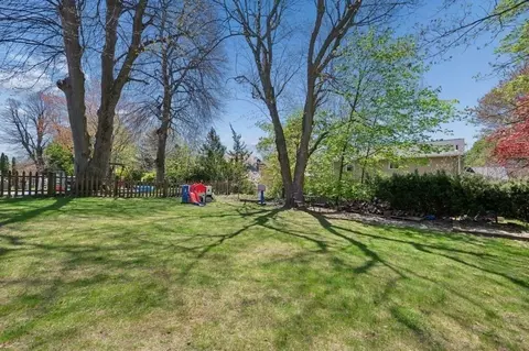 Exterior - 223 Beverly Rd, Worcester, MA 01605 photo 2 of 14