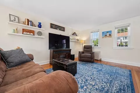 Living - 223 Beverly Rd, Worcester, MA 01605 photo 2 of 4