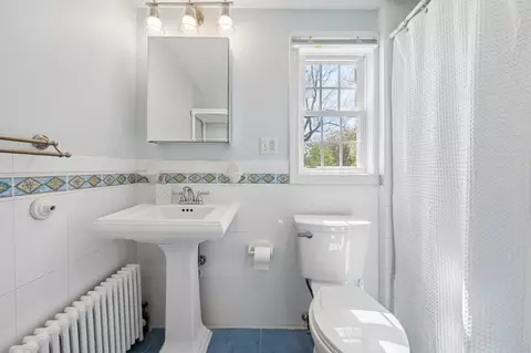 Bath - 223 Beverly Rd, Worcester, MA 01605 photo 2 of 2