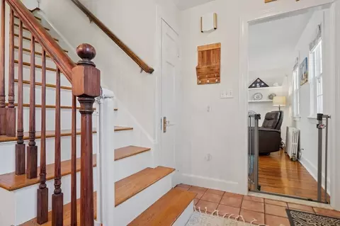 Entry Way - 223 Beverly Rd, Worcester, MA 01605 photo 2 of 3