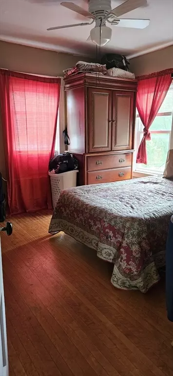 Bedroom - 95 Cedar St, Framingham, MA 01702 photo 3 of 3