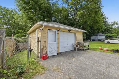 Exterior - 95 Cedar St, Framingham, MA 01702 photo 7 of 10