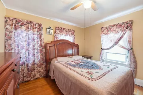 Bedroom - 95 Cedar St, Framingham, MA 01702 photo 7 of 9