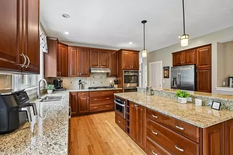 Kitchen - 249 Boxboro Rd, Stow, MA 01775 photo 3 of 4