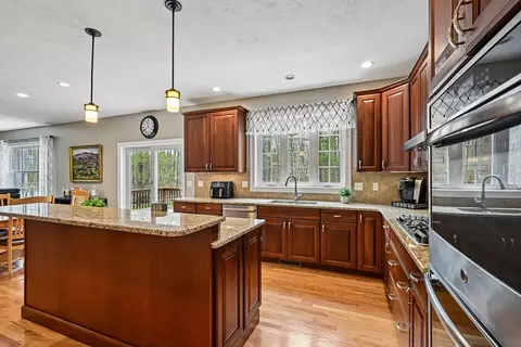 Kitchen - 249 Boxboro Rd, Stow, MA 01775 photo 2 of 4