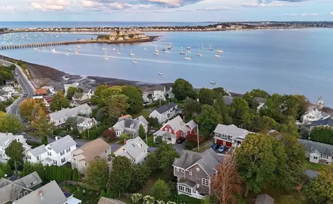 14 Highland Ave, Hull, MA 02045