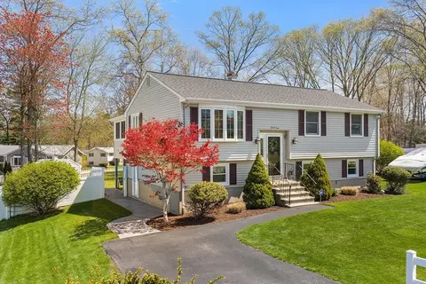 34 Christina Ave, Billerica, MA 01821