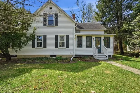 35 Taylor St, Amherst, MA 01002