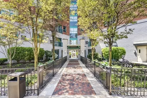 175 Cottage St #710, Chelsea, MA 02150