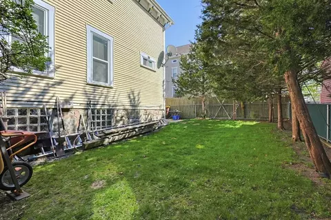 391 Middle St, Fall River, MA 02724 photo 8