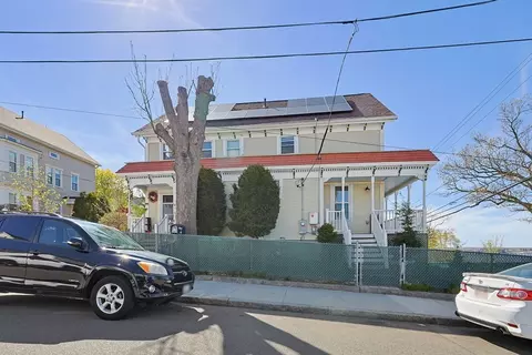 391 Middle St, Fall River, MA 02724 photo 3