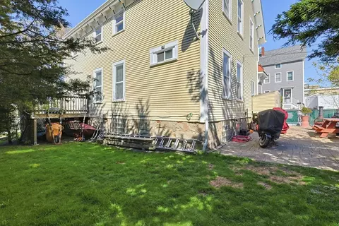 391 Middle St, Fall River, MA 02724 photo 9
