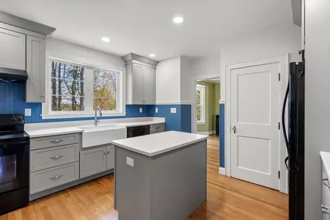 Kitchen - 40 Chatanika Ave, Worcester, MA 01602 photo 2 of 4