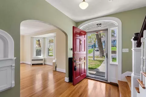 Entry Way - 40 Chatanika Ave, Worcester, MA 01602 photo 2 of 4