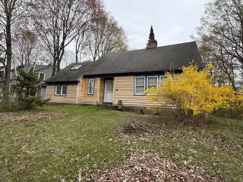 19 Upland Rd, Pittsfield, MA 01201